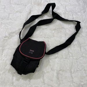 Denali Camera Bag in Black and Pink